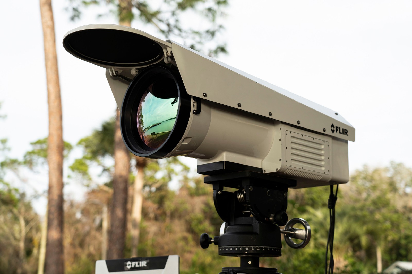 Flir führt mit der Flir RS8500 eine Hochleistungswärmebildkamera speziell für weite Entfernungen und Wissenschaftsanwendungen auf dem Markt ein.