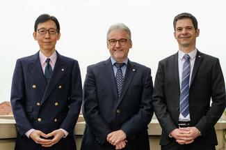 Das neue Management der TOA Electronics Europe GmbH von links nach rechts: Toshio Sakata, Wolfgang Pein, Volker Scheid.