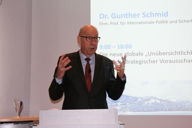 Dr. Gunther Schmid, ehem. Prof. für internationale Politik und Sicherheit beim BND München/Berlin.
