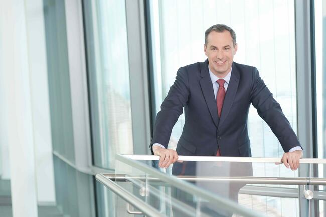 Cedrik Neike, CEO von Siemens Smart Infrastructure, sieht in Smart Buildings die Zukunft.