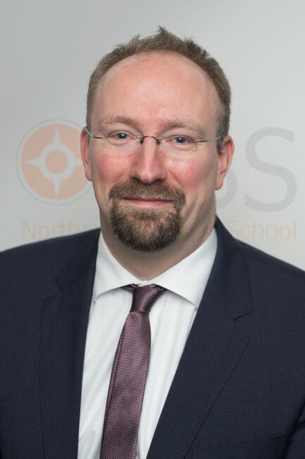 Prof. Dr. André Röhl, Studiengangleiter Sicherheitsmanagement (B.A.) an der Northern Business School (NBS).
