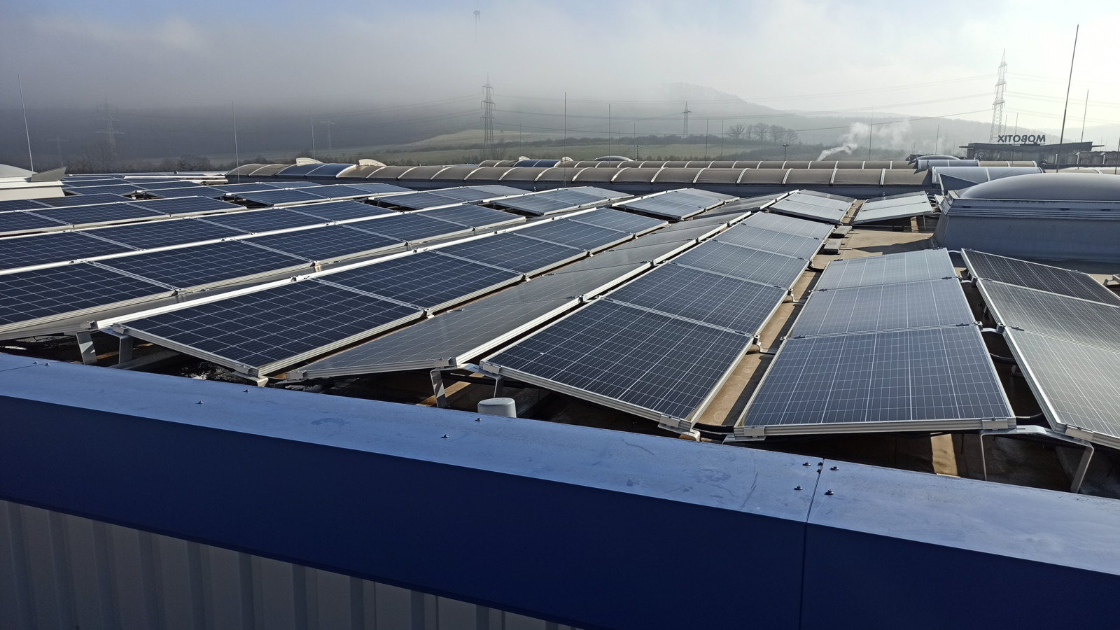 Ein Drittel des benötigten Stroms wird dank Solartechnologie und E-Mobilität von der Mobotix AG selbst erzeugt – ganz im Zeichen der Nachhaltigkeit.